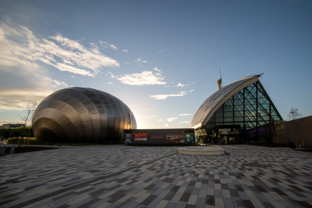 External-Screen-with-Buildings-1024x683